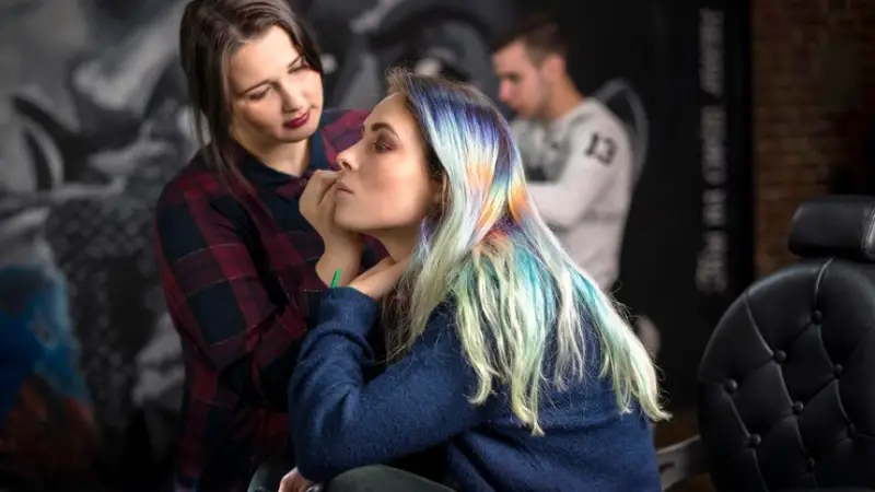 ده سوال متداول کاربران در مورد جدیدترین ترندهای رنگ مو در سال 2026